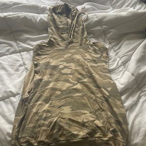 Camo sleeveless hoodie H&M